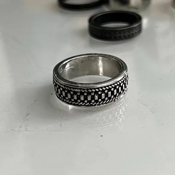 Assorted Men's Rings Size Medium / Size 9 - Picture 4 of 15